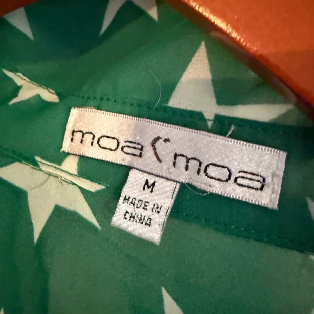 Moa Moa Womens‎ Green Star Print Flutter Sleeve High Low Button Down  Size M - Picture 2 of 3